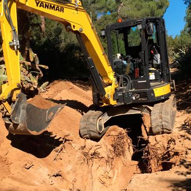 Excavaciones y Transportes EXMO 2019 zanja para un caño