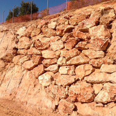 Excavaciones y Transportes EXMO 2019 muro de contención 