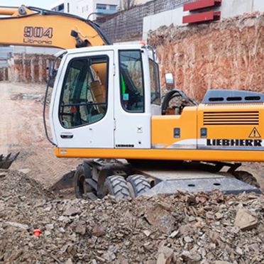 Excavaciones y Transportes EXMO 2019 excavadora con ruedas